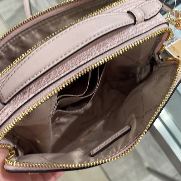 Michael Kors Women Medium Double Zip Phone Crossbody
Light Powder Blush … - Picture 10 of 16